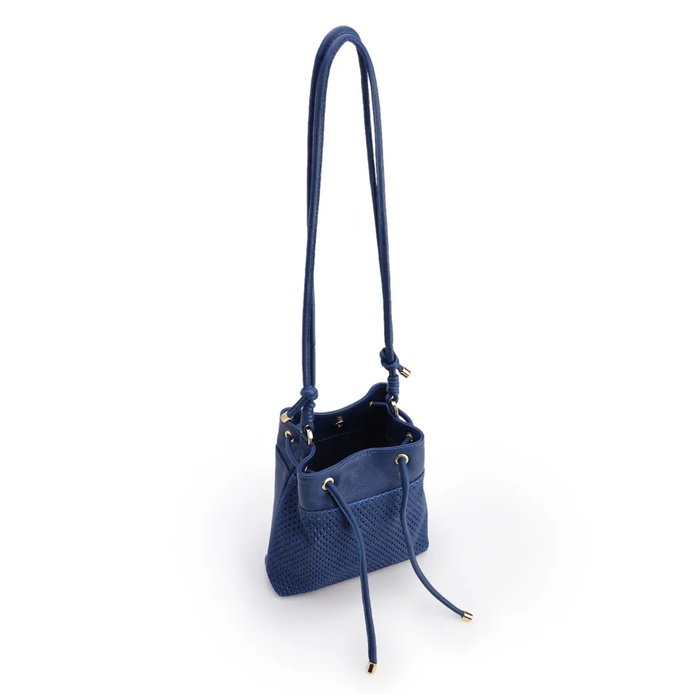Bolsa Bucket Pequena Couro Nobuck Floater Azul Perfuro - imagem 4