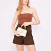 Bolsa De Mão Flor Couro Dourado - imagem 2