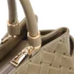 Bolsa De Mão Média Couro Textura Tressê Verde Bolso Lateral - imagem 5
