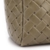 Bolsa De Mão Média Couro Textura Tressê Verde Bolso Lateral - imagem 7