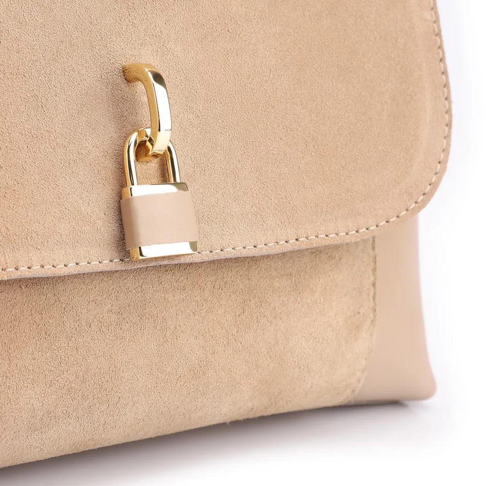 Bolsa De Ombro Cadeado Couro Camurça/Couro Bege - imagem 8