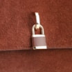 Bolsa De Ombro Cadeado Couro Camurça/Couro Marrom Escuro - imagem 8