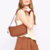 Bolsa De Ombro Couro Marrom/Alt Tramado Marrom - imagem 2
