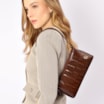  Bolsa De Ombro Couro Maxi Croco Marrom - imagem 2