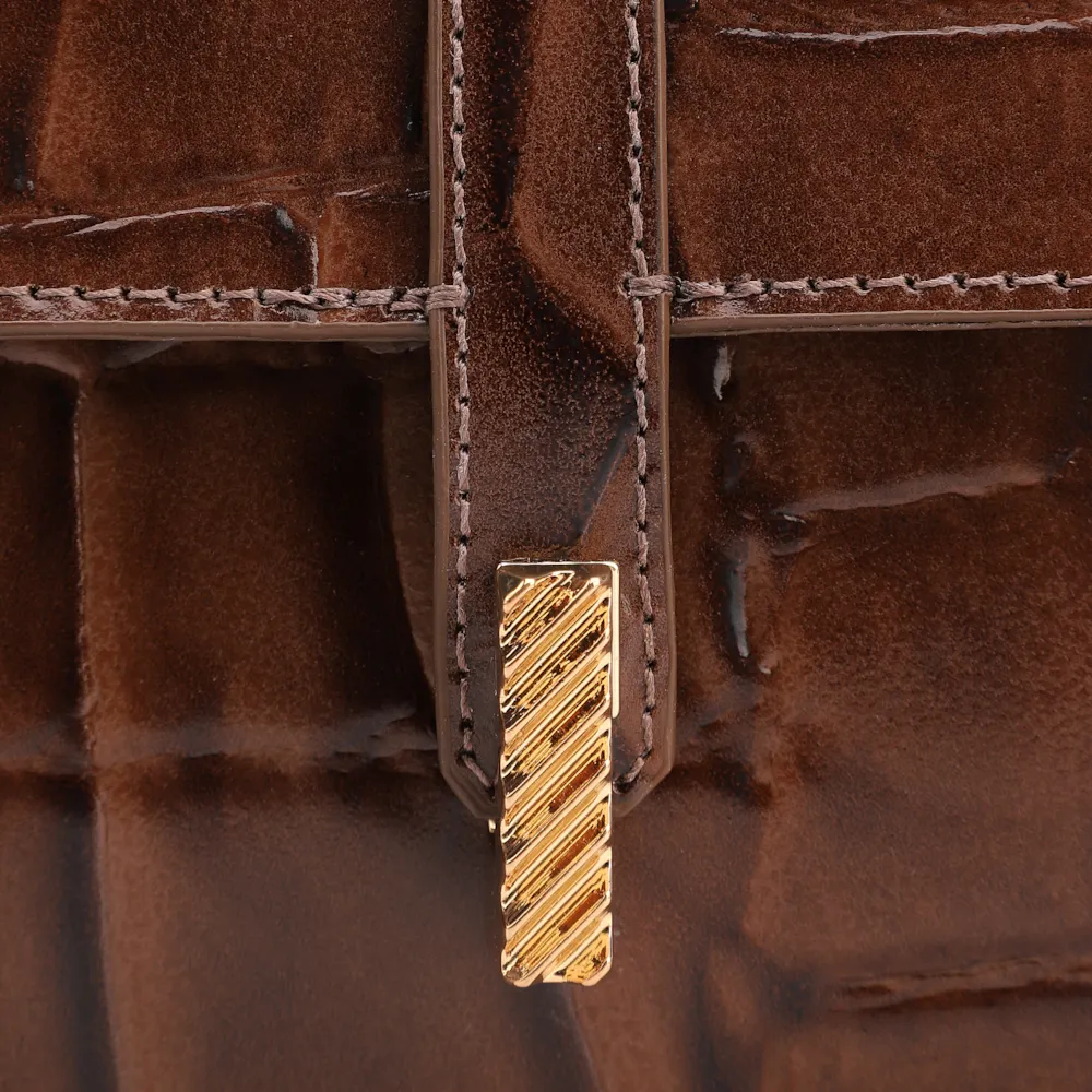 Bolsa De Ombro Couro Maxi Croco Marrom - imagem 8