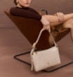 Bolsa De Ombro Fivela Couro Croco Off White - imagem 2