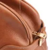 Bolsa De Ombro Grande Couro Antique Marrom Claro Fivela Lateral - imagem 5