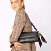  Bolsa De Ombro Lenço Couro Preto - imagem 2