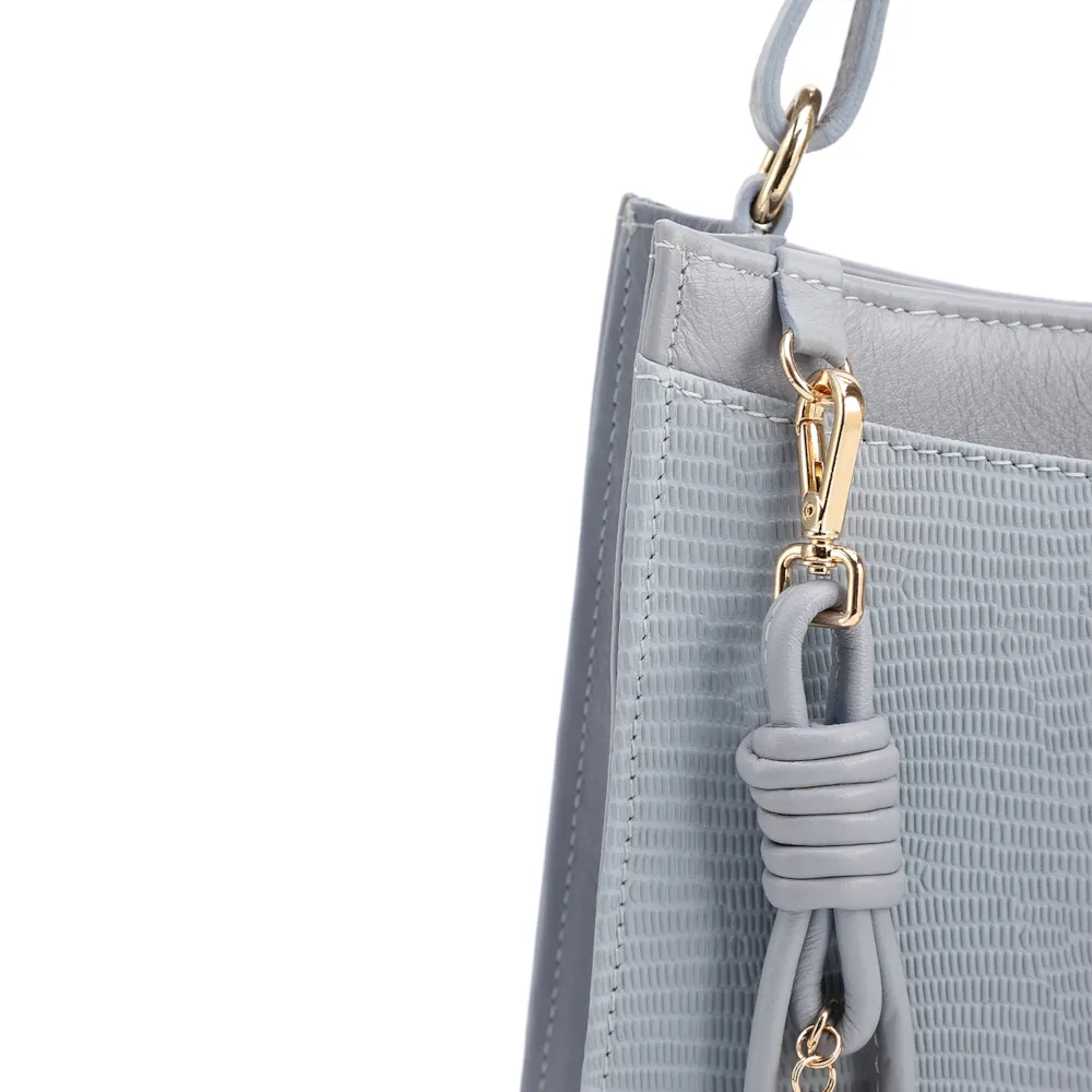 Bolsa De Ombro Média Azul Couro Lezard Pingente - imagem 7