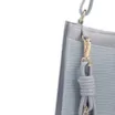 Bolsa De Ombro Média Azul Couro Lezard Pingente - imagem 7