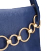 Bolsa De Ombro Média Couro Antique Azul Corrente Frontal Dourada - imagem 7