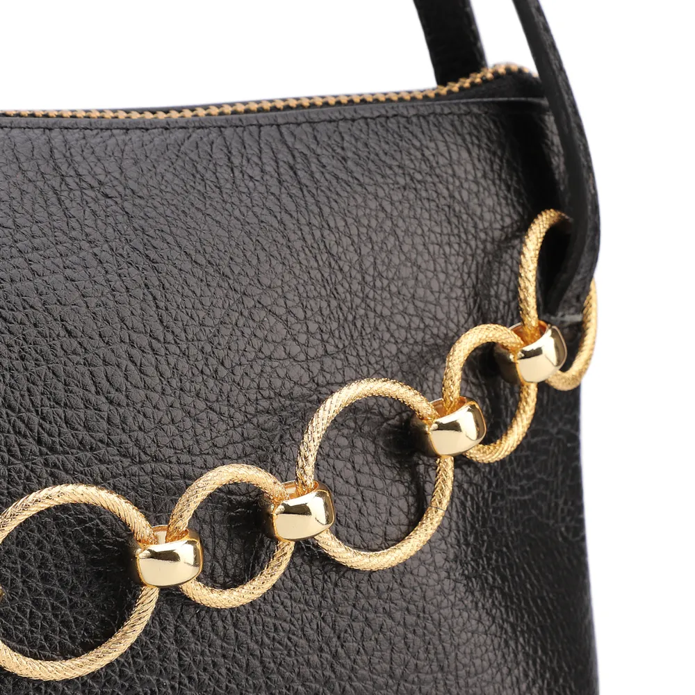 Bolsa De Ombro Média Couro Antique Preta Corrente Frontal Dourada - imagem 7