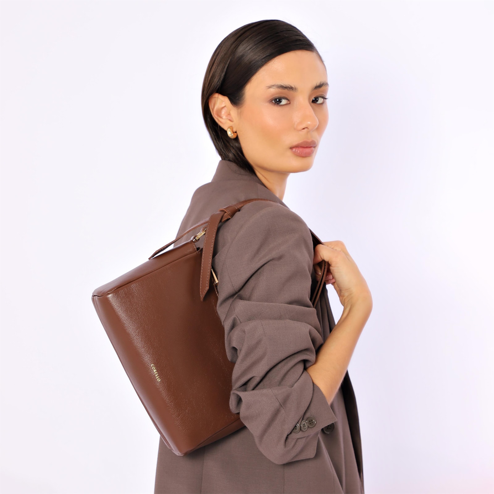 Bolsa De Ombro Média Couro Marrom Alça Nó