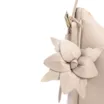  Bolsa De Ombro Pequena Couro Off White Pingente Flor - imagem 6