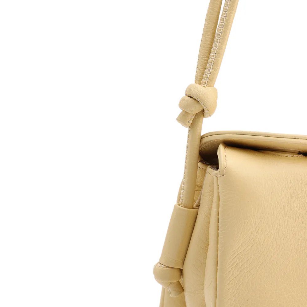 Bolsa De Ombro Pequena Couro Plume Amarelaoaba Flap - imagem 5