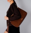 Bolsa Hobo Argola Couro Camurça/Couro Marrom Escuro - imagem 2