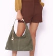 Bolsa Hobo Bag Charm Couro Camurça/Couro Verde - imagem 2