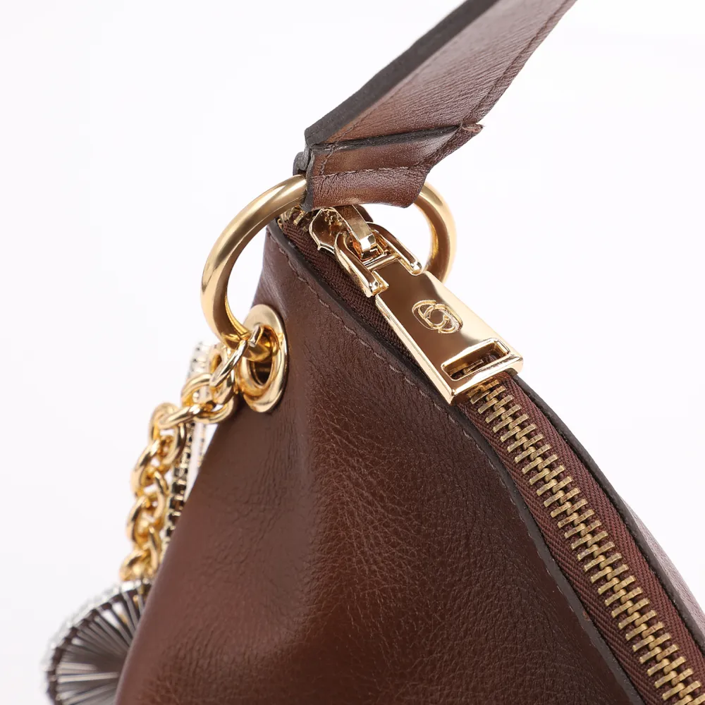 Bolsa Hobo Bag Charm Couro Marrom - imagem 6
