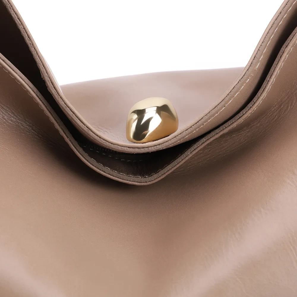 Bolsa Hobo Couro Bege - imagem 5
