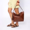 Bolsa Hobo Couro Marrom - imagem 8