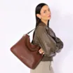 Bolsa Hobo Couro Marrom - imagem 2