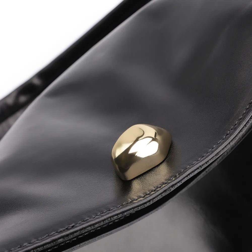 Bolsa Hobo Couro Preto - imagem 5