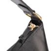 Bolsa Hobo Couro Preto  Zíper Lateral - imagem 6