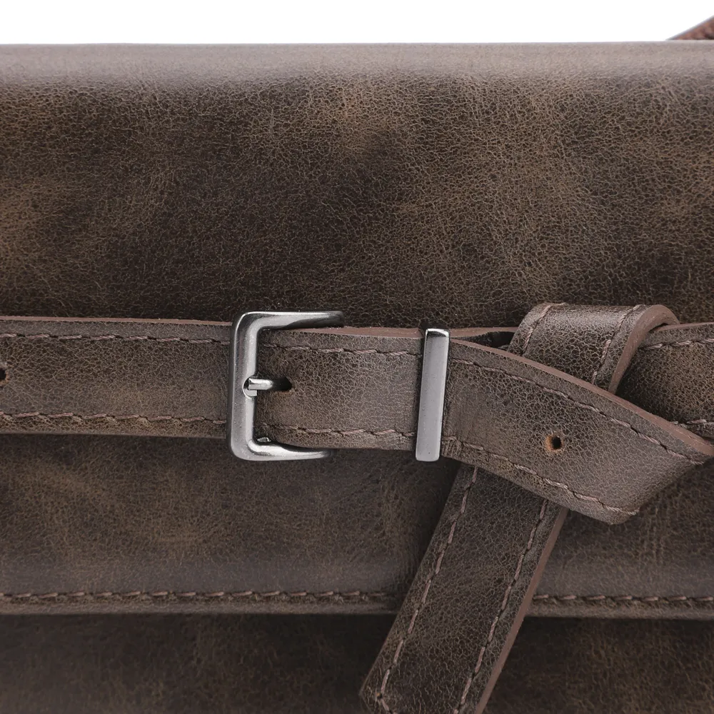 Bolsa Hobo Fivela Couro Estonado Marrom - imagem 7