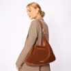 Bolsa Hobo Fivelas Couro Camurça Marrom Claro - imagem 2