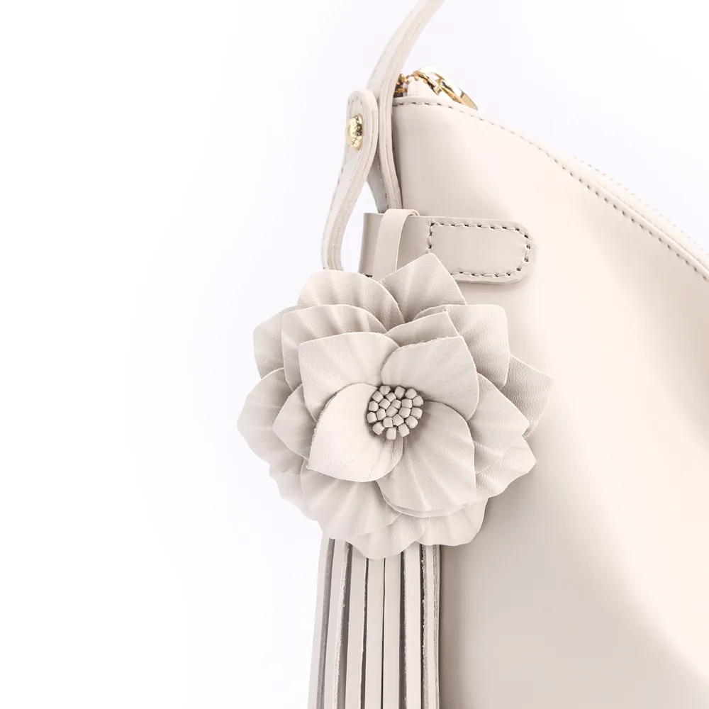 Bolsa Hobo Flor Couro Off White - imagem 8