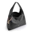 Bolsa Hobo Grande Couro Antique Preta Pingente Medalha - imagem 5