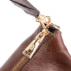 Bolsa Hobo Grande Couro Marrom Claro Pedras Laterais - imagem 6