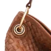 Bolsa Hobo Grande Couro Marrom Claro Tressê Argola - imagem 8