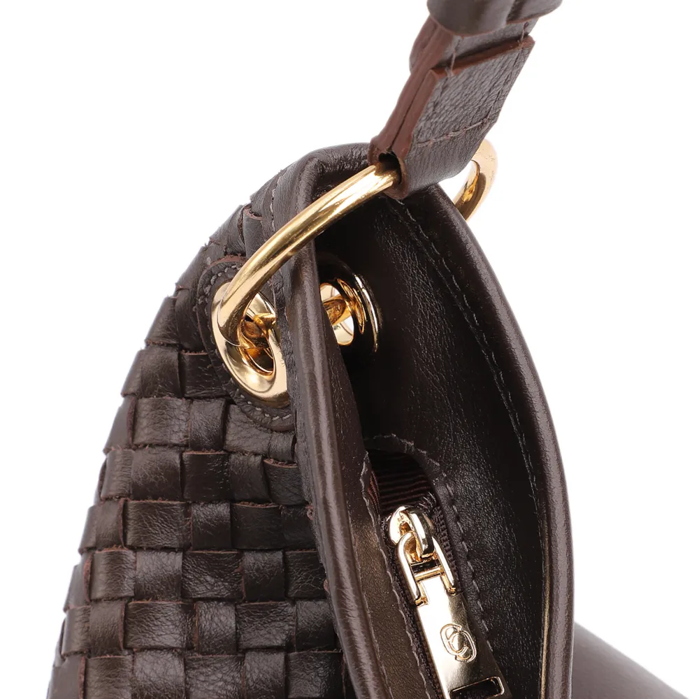 Bolsa Hobo Grande Couro Marrom Escuro Tressê Argola - imagem 6