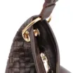 Bolsa Hobo Grande Couro Marrom Escuro Tressê Argola - imagem 6