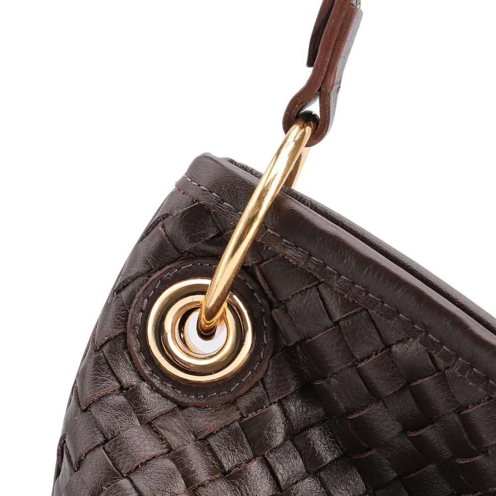 Bolsa Hobo Grande Couro Marrom Escuro Tressê Argola - imagem 8
