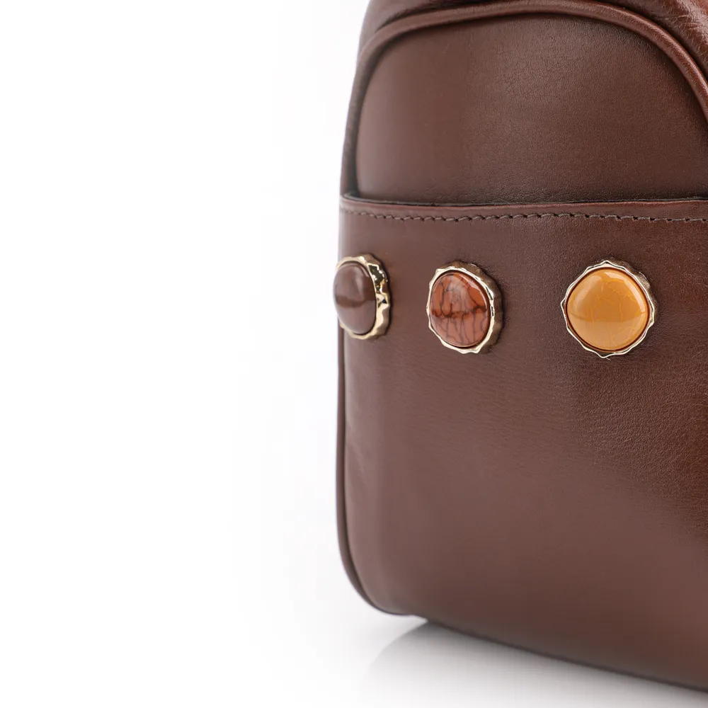 Bolsa Hobo Grande Couro Marrom Pedras Laterais - imagem 8