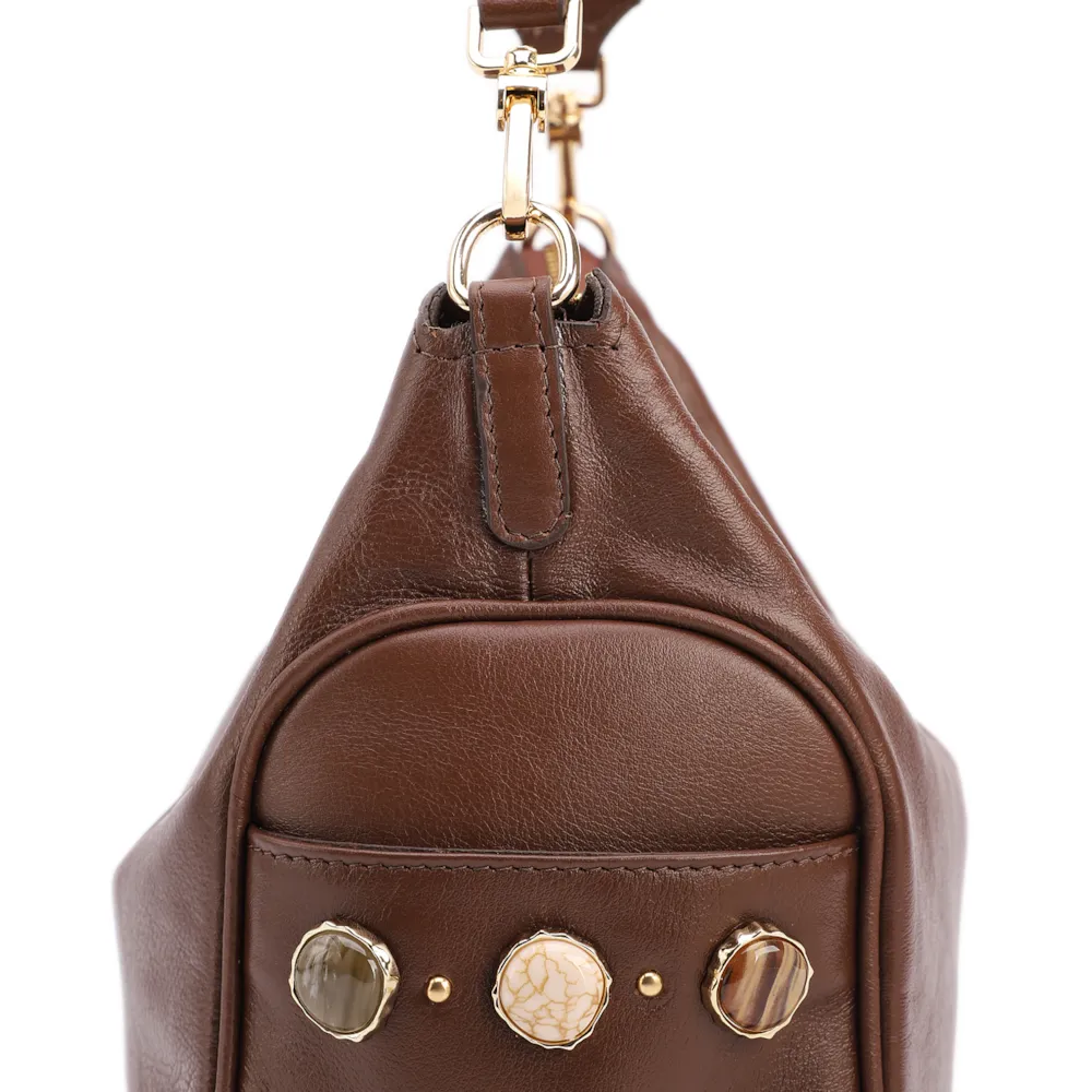 Bolsa Hobo Grande Couro Marrom Pedras Laterais - imagem 3