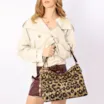 Bolsa Hobo Jacquard Onça/ Couro Marrom Escuro - imagem 2