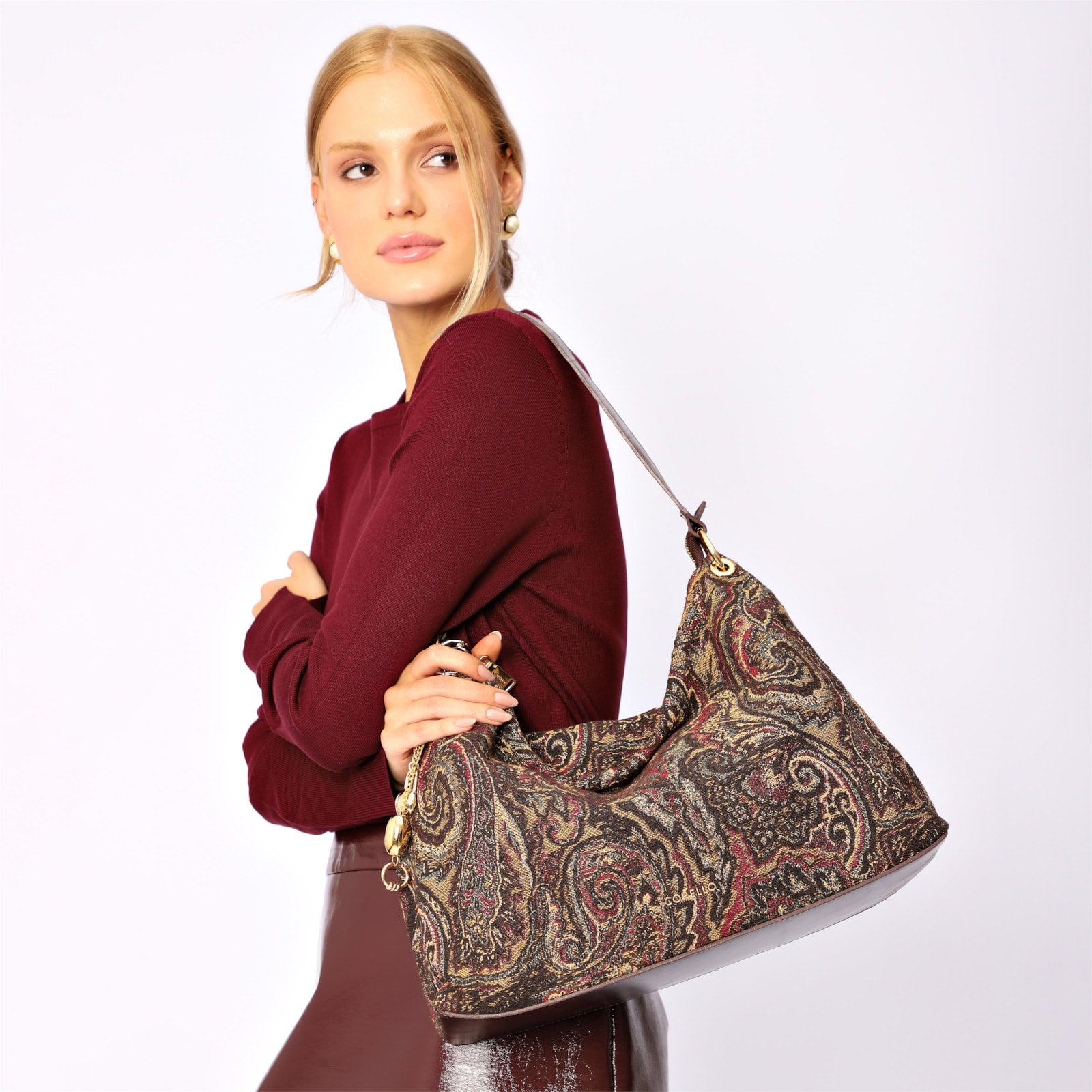 Bolsa Hobo Jacquard Paisley /Couro Marrom Escuro