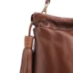 Bolsa Hobo Média Couro Marrom Barbicachos Laterais - imagem 4
