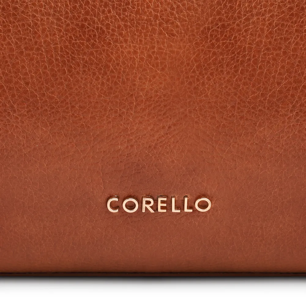 Bolsa Hobo Média Couro Marrom Claro Argolas Douradas Laterais - imagem 6