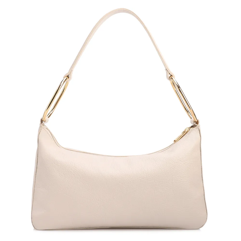 Bolsa Hobo Média Couro Off White Argolas Douradas Laterais - imagem 3