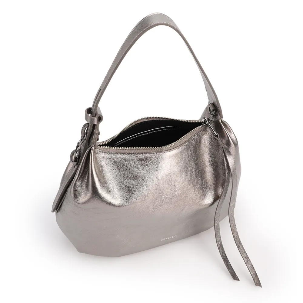 Bolsa Hobo Média Couro Prata Pingente Lateral - imagem 4