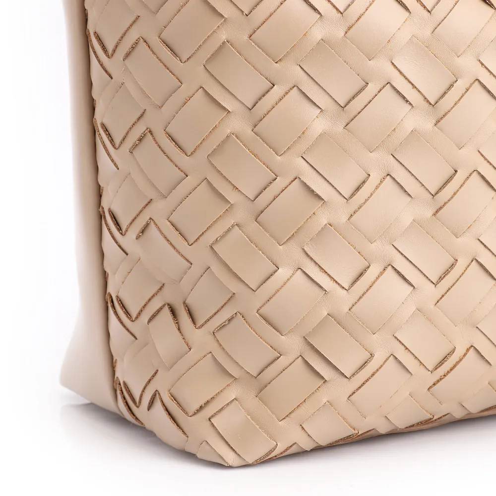 Bolsa Hobo Tressê Couro Bege - imagem 8