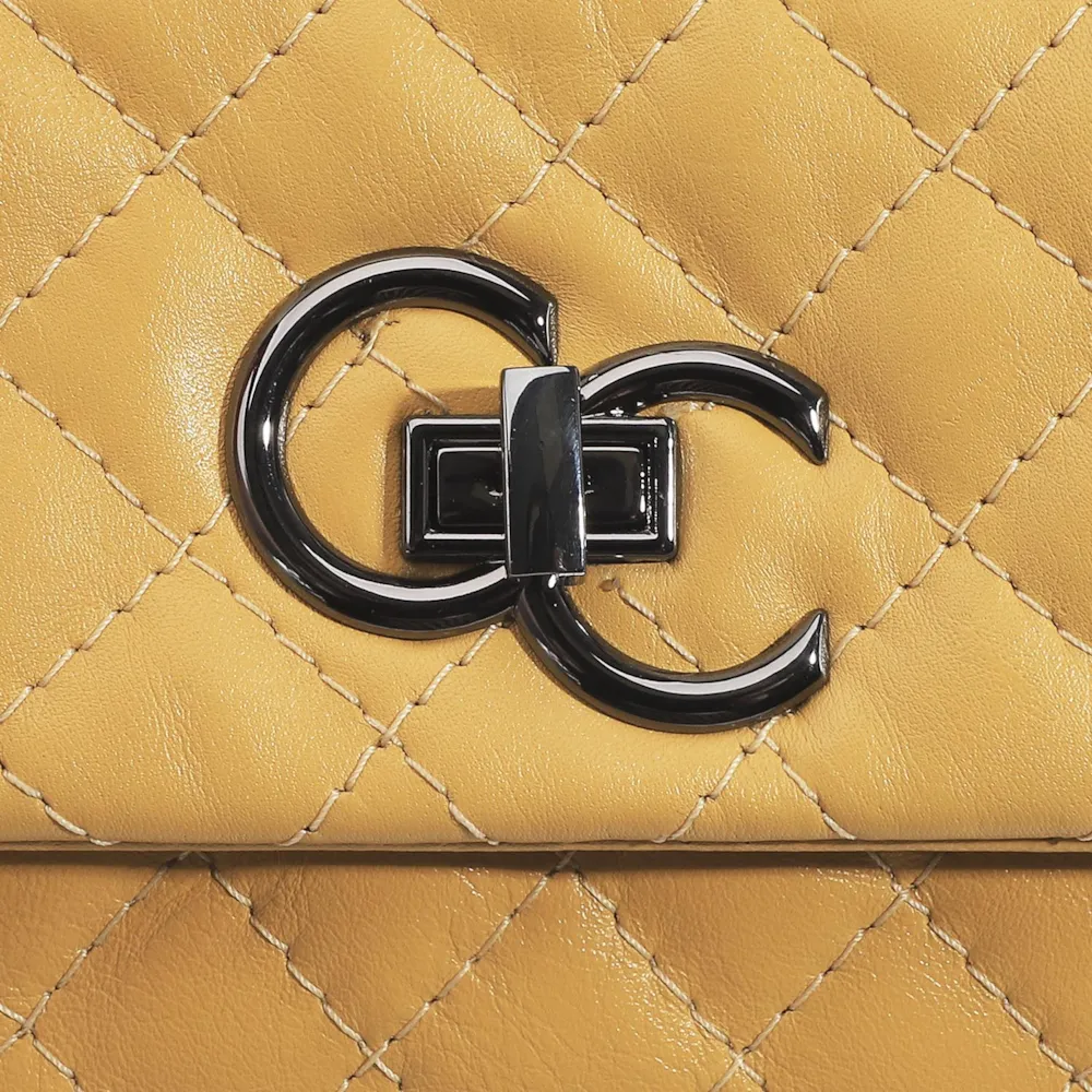 Bolsa Mini Matelassê Couro Amarelo - imagem 6