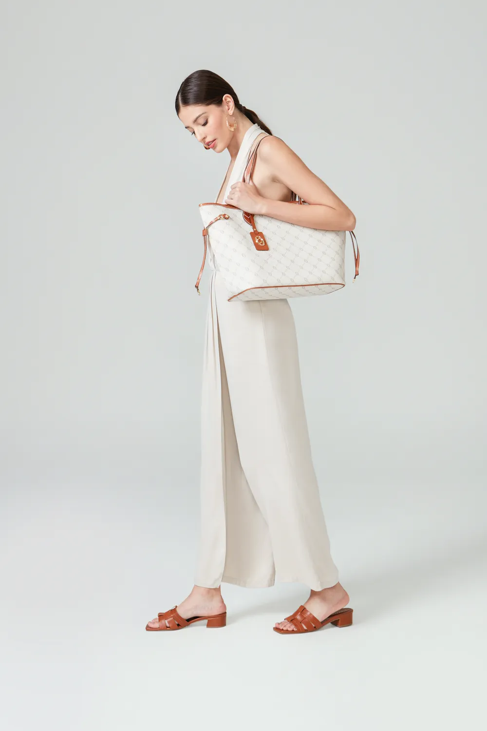 Bolsa Sacola Alt Monograma Off White - imagem 8