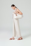Bolsa Sacola Alt Monograma Off White - imagem 8