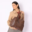 Bolsa Tote Alt Estonado Marrom - imagem 2