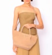 Bolsa Tote Cadeado Couro Camurça/Couro Bege - imagem 8